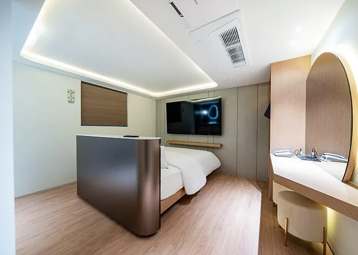 Code Hotel